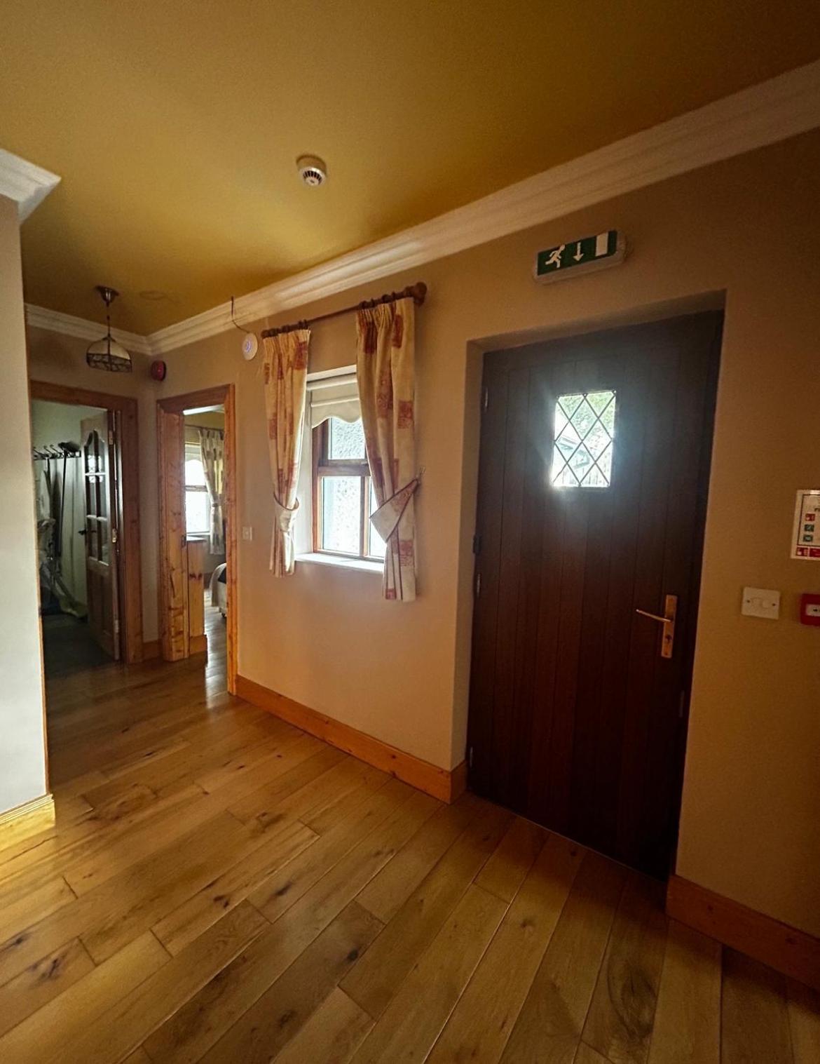 Yewwood Cottage نيوري المظهر الخارجي الصورة
