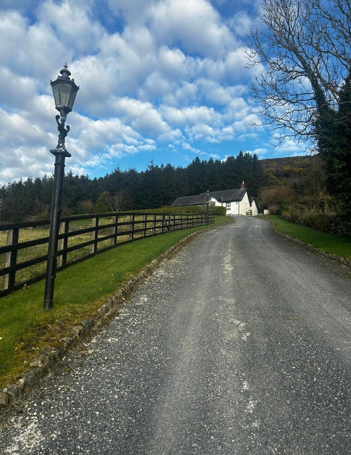 Yewwood Cottage نيوري المظهر الخارجي الصورة